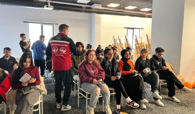 Kadına Karşı Şiddete El İzleri İle Dikkat Çektiler