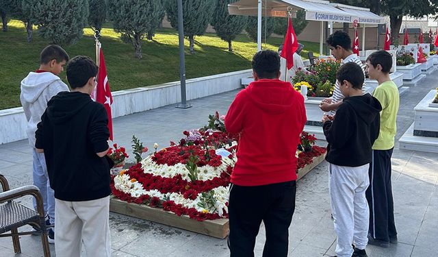 Korunmaya Muhtaç Çocuklardan Şehitlik Ziyareti