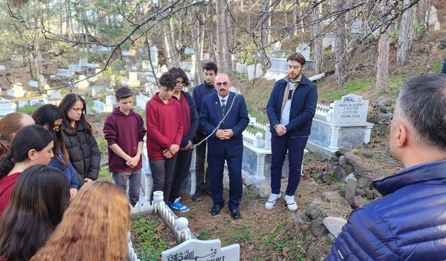 Oğuzlar’da Ebediyete İrtihal Eden Öğretmenler Dualarla Yad Edildi