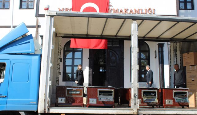 Mecitözü Kaymakamlığından Dar Gelirli Ailelere Soba Yardımı