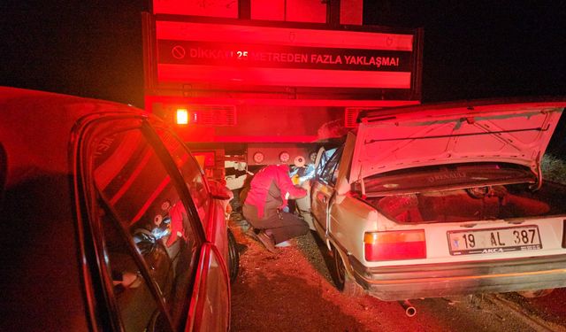 Aynı Vince İki Otomobil Birden Girdi: 1 Ölü 1 Yaralı