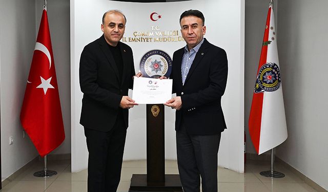 Polis Eşleri Derneği’nden Osmancıklı İş Adamına Teşekkür Belgesi