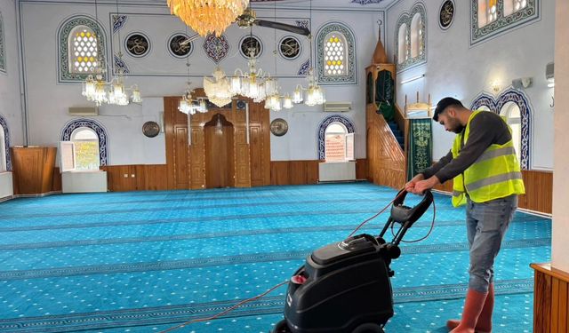 Sungurlu Belediyesi’nden Camilerde Temizlik Seferberliği
