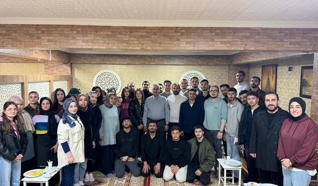 Milletvekili Ahlatcı Gençlerle Buluştu