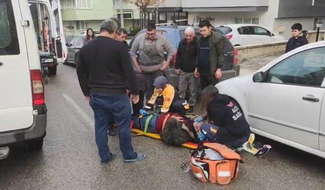 Feci Kaza: Karşıya Geçen Yayaya Minibüs Çarptı!