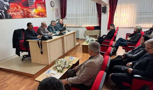 Öğretmen Ve İdarecilere Dijital Yetkinlik Eğitimi