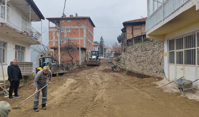 Oğuzlar’da Yollar Kilit Taşı İle Döşeniyor