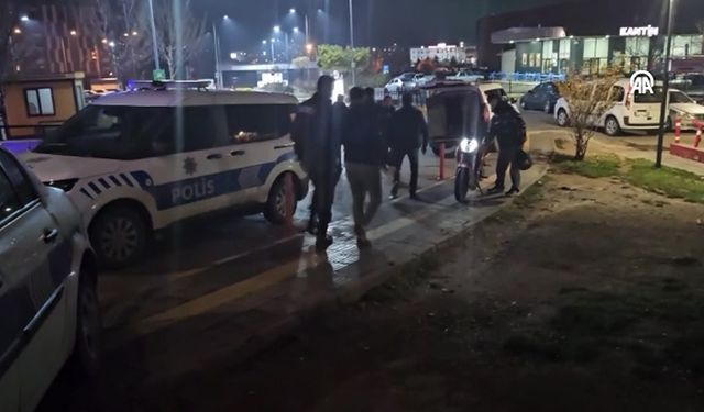 Acil Önü Savaş Alanına Döndü! Polis Havaya Ateş Açtı