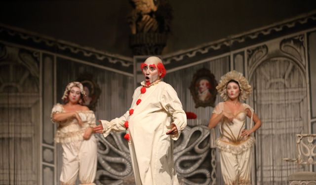 Çorum'da "Doktor Mucize" Eseri Sahnelendi