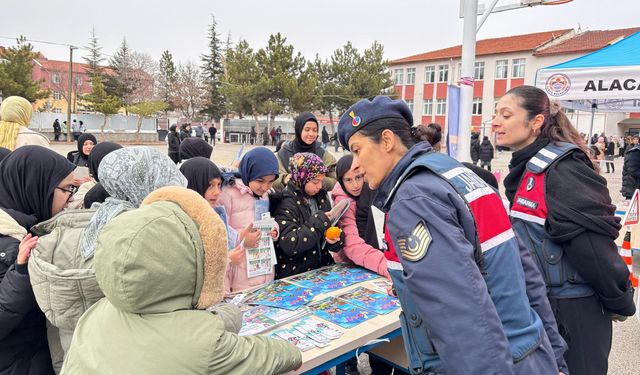 Alaca Ve Dodurga'da "Tutum, Yatırım Ve Türk Malları Haftası" Kutlandı