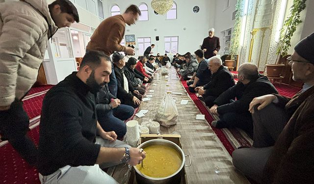 Önce Namaz Sonra Çorba