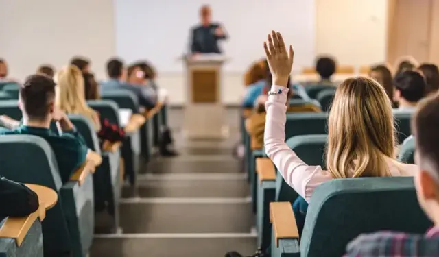 Resmen Duyuruldu! 3 Ay Yaz Tatili Kalkıyor