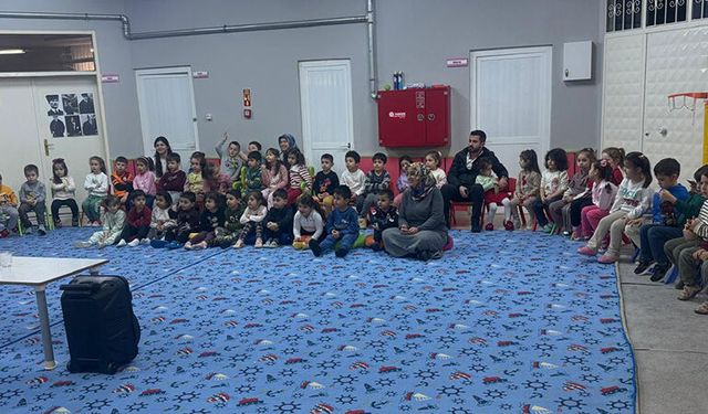 Çocuklar Hazırladıkları Deneyi Okul İle Paylaştı