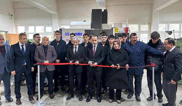CNC Tezgâhı Açılışı ve Nihat Armutcu Vefa Köşesi Törenle Açıldı