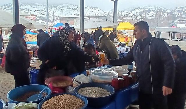 Bayat Belediyesinden Sıcak Çorba İkramı