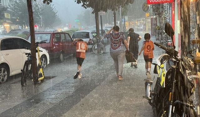 Şemsiyelerinizi alın yağış başlıyor