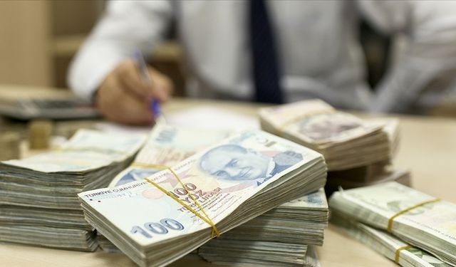 Memurlar Pazartesi’yi Bekliyor! Maaş Zamları Belli Olacak