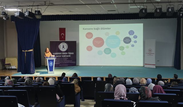 Kurumlarda Görev Yapanlara Kanser Farkındalık Eğitimi Verildi
