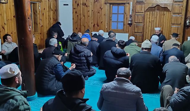 Sabah Namazı Buluşmaları Şenlik Havasında Geçiyor