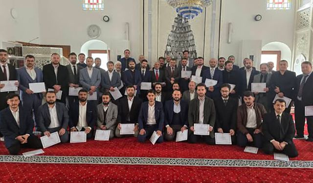 Alaca’da Hocalara Etkili Hutbe Sunumu Eğitimi Verildi