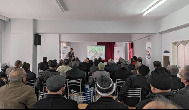 Oğuzlar'da çiftçiler TARSİM Hakkında Bilgilendirildi