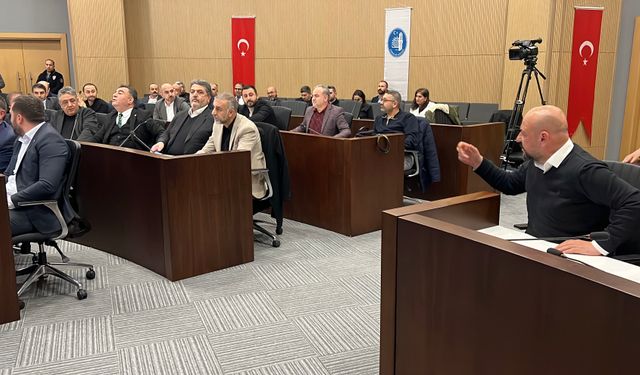 AK Partili Meclis Üyesinin ‘Lan’ Çıkışı Meclisi Gerdi