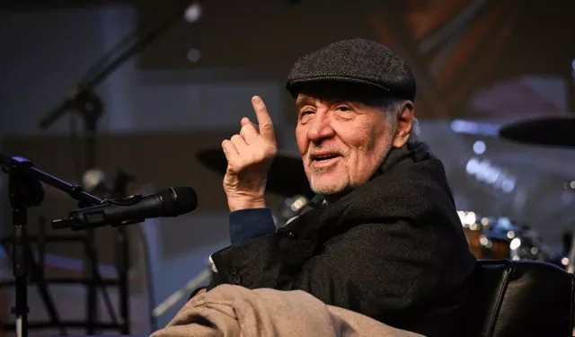 Sevilen Akademisyen İlber Ortaylı Son Yolculuğuna Uğurlanıyor