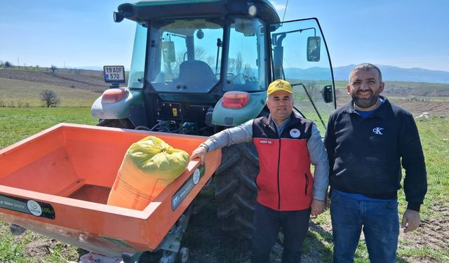 Taş, Sahada Çiftçilerin Yanında Olmaya Devam Ediyor