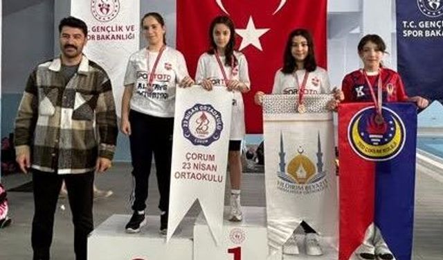 Geleceğin Şampiyonları Kulaçlarını Başarıya Attı