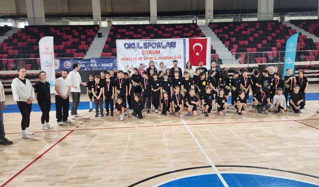 Cimnastik Parkur Müsabakalarında Sporcular Göz Doldurdu