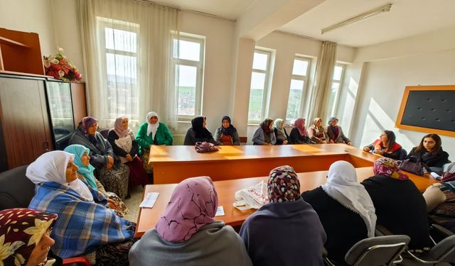 Kadın Çiftçiler Üretimle İlgili Bilgilendirildi