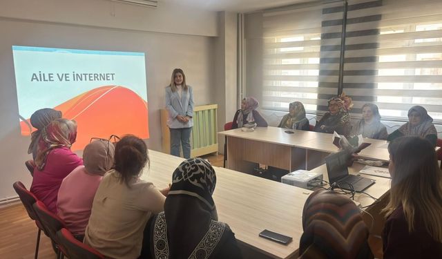Sungurlu’da “Aile ve İnternet” Eğitimi Verildi