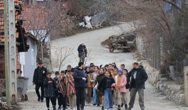 Hitit Geleneği Çiğdem Gezmesi Yaşatıldı