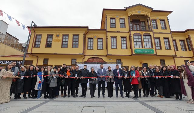 "Puduhepa Resim Sergisi" Renkli Anlara Sahne Oldu