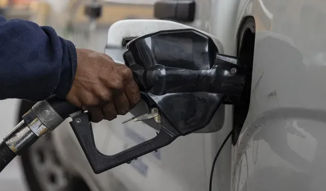 Akaryakıtta, Dev Zam Sonrası İndirim Beklentisi