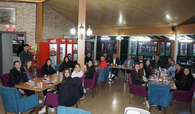 Osmancık Belediyespor’un Genç Sultanlarına Moral Yemeği