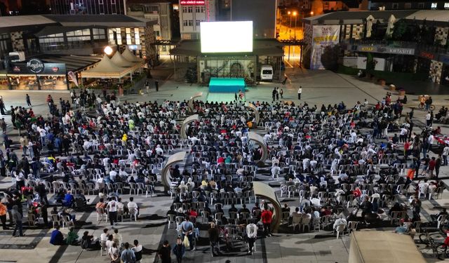 Milli Maç Heyecanı Dev Ekranda