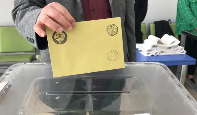 O Siyasi Partinin Kapısına Kilit Vuruldu