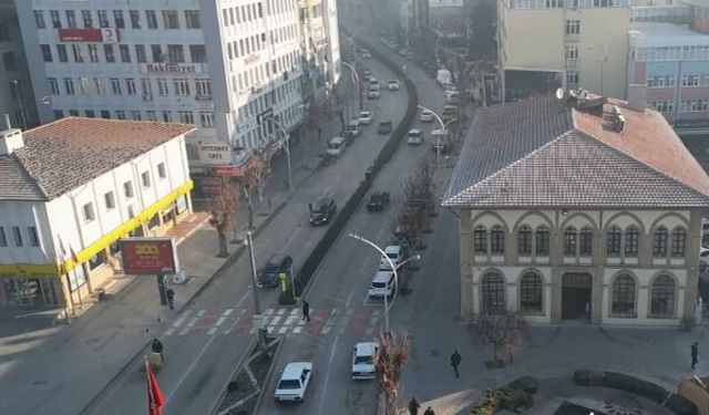 İki Kritik Caddeye Park Yasağı: Emniyetten Sürücülere Uyarı