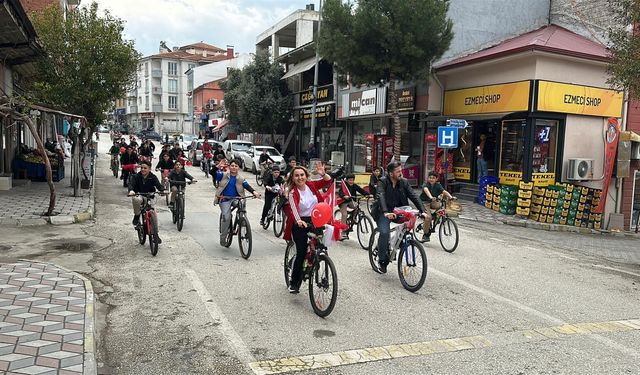 Öğrenciler 23 Nisan İçin Pedal Çevirdi