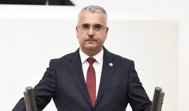 Milletvekili Ahlatcı’dan ‘Mehter’ Tepkisi: “Tarihine Sırtını Dönen Köksüz Zihniyeti Tanıyın! Yazıklar Olsun!”