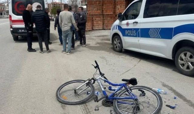 Otomobilin Çarptığı Bisikletli Öğrenci Yaralandı