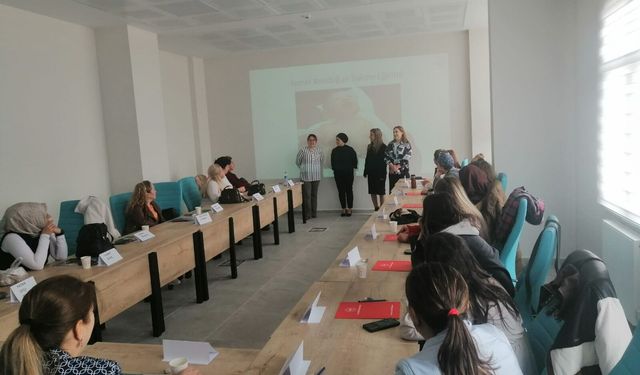 Çorum’da Temel Yenidoğan Bakımı Eğitimi Gerçekleştirildi