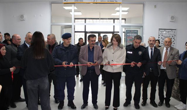 Kaymakam Nayman ve Başkan Aylar TÜBİTAK Fuarında Genç Mucitlerle Buluştu