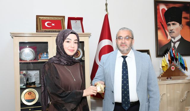 Şampiyon Öğrenciden Müdür Çağlar'a Ziyaret