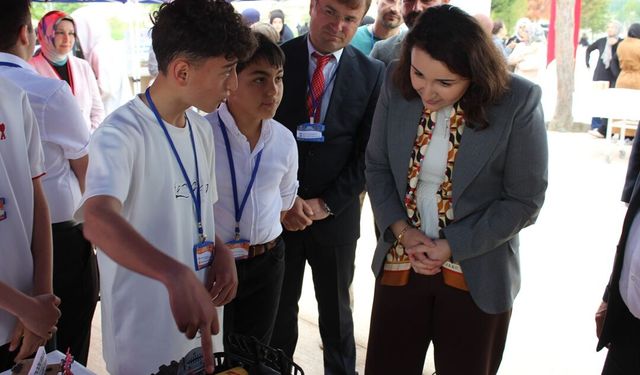 Dodurga’da TÜBİTAK 4006 Bilim Fuarı’nda 12 Proje Sergilendi