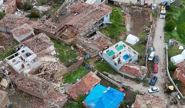 Hortumun Vurduğu Köy Havadan Görüntülendi: Yıkımın Boyutu Gün Yüzüne Çıktı