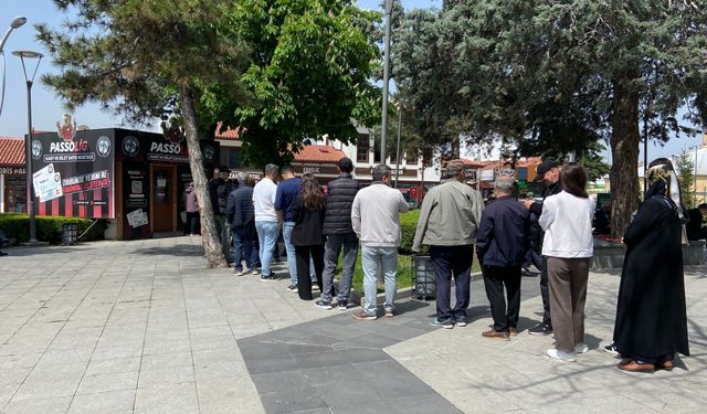 Bodrumspor Maçı Biletlerine Yoğun İlgi, Uzun Kuyruklar Oluştu