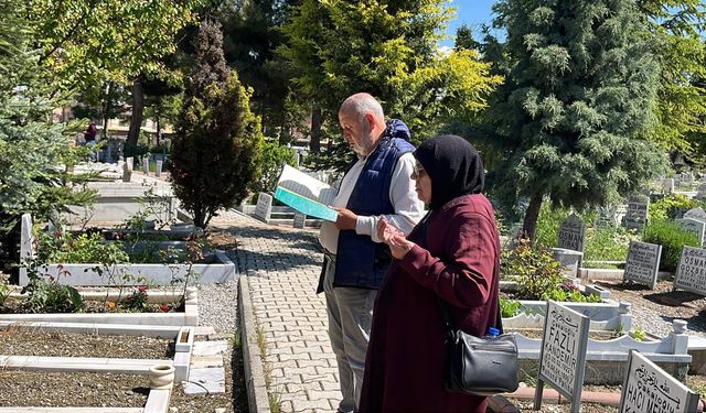 Vatandaşlar Bayram Arifesinde Mezarlıklara Akın Etti
