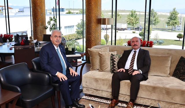 Kutsal Topraklardan Dönen Ahlatcı'ya Tebrik Ziyareti